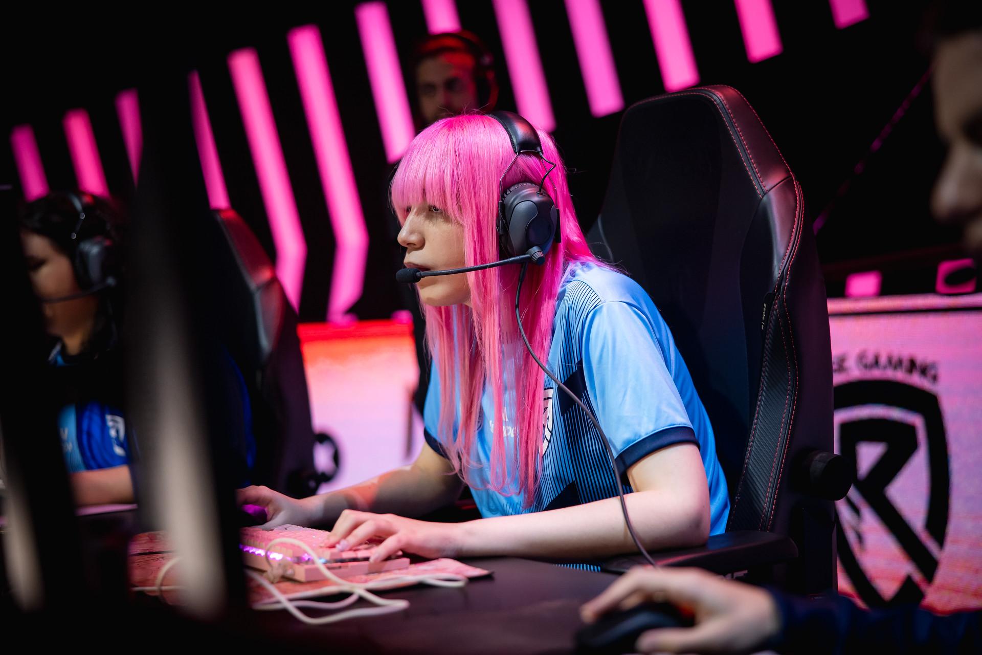 Junny, jungler da Rise Gaming, eleita a melhor jogadora da final do segundo split da Ignis Cup 2024. Foto: CBLOL/flickr