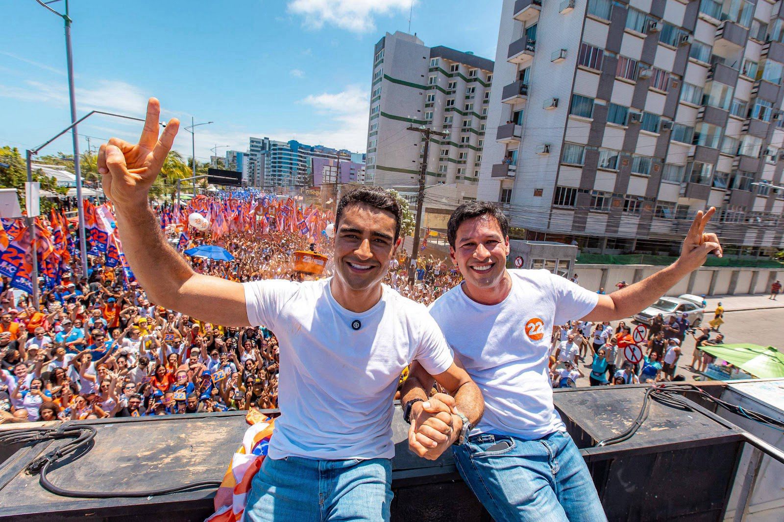 Prefeito João Henrique Caldas em campanha eleitoral.