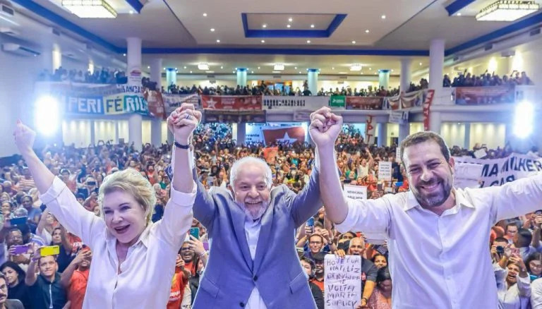 Chapa fez Marta Suplicy voltar às origens com filiação ao PT e ato com presença de Lula.  Foto: Reprodução/Ricardo Stuckert