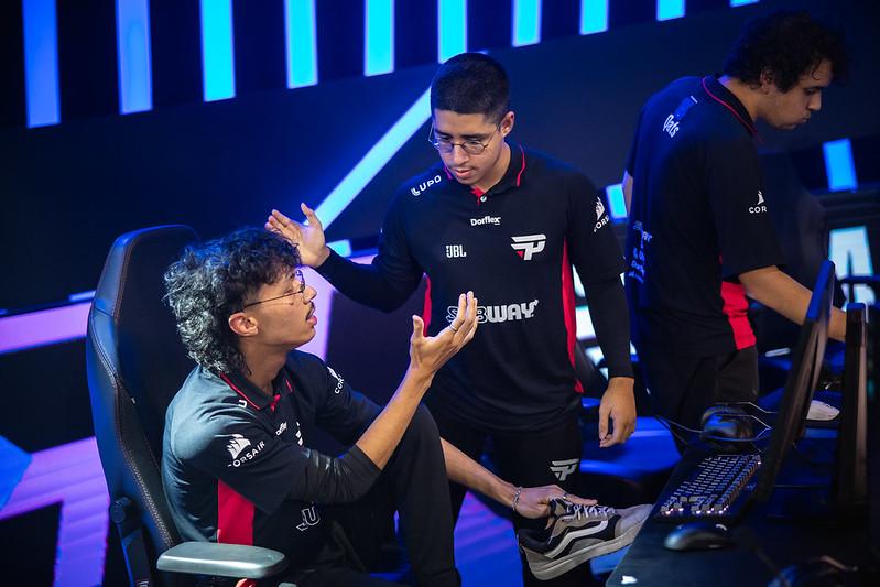 Tatu e Marvin, jogadores da paiN Gaming, comemoram vitória que deu a vaga para a final do Americas Challengers 2024. Foto: CBLOL/flickr