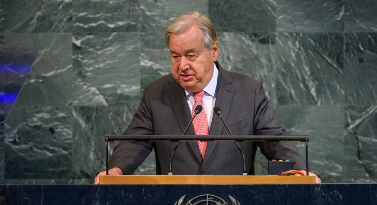 António Guterres relembra, em sessão comemorativa aos 80 anos da ONU, que grande parte de antigos funcionários das Nações Unidas carregava marcas visíveis da guerra (ONU / Loey Felipe)