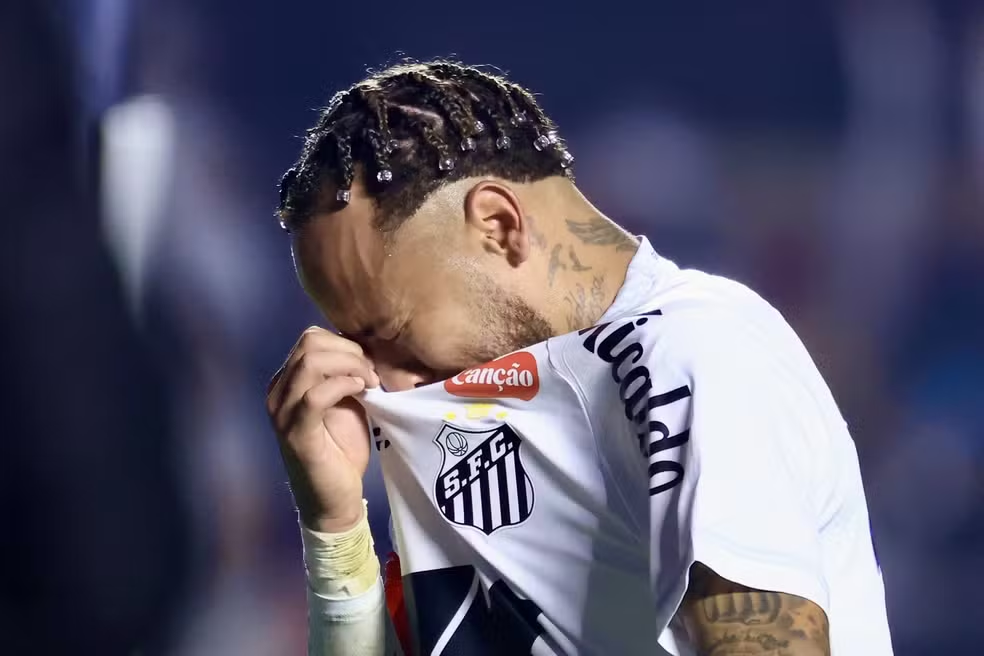 Neymar chorando após a goleada do Vasco da Gama