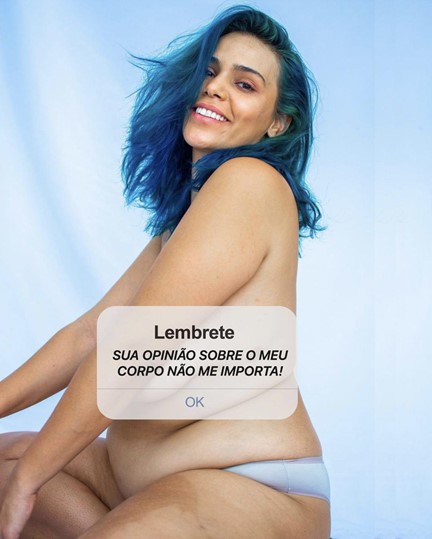 Nayra Mesquita com lembrete "Sua opinião sobre o meu corpo não importa"