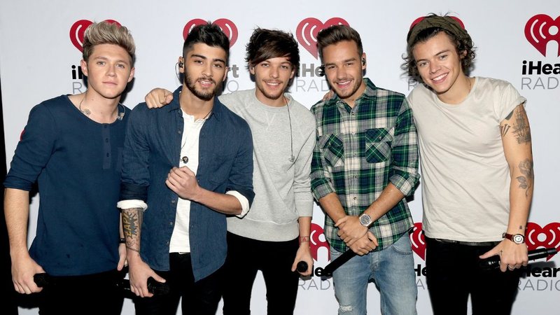 Integrantes da banda One Direction: Niall, Zayn, Louis, Liam e Harry. 