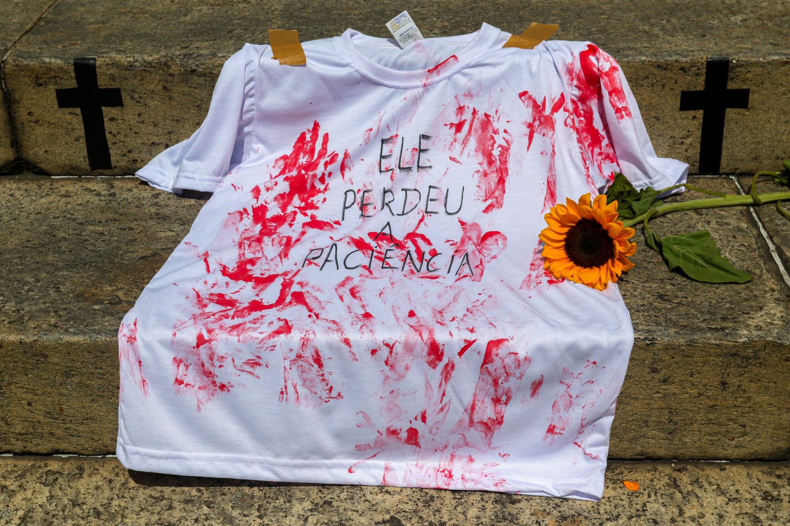 Ato denúncia em frente à Câmara Municipal, organizado pelo campanha Levante Feminista contra o feminicídio. Foto: Tânia Rego/Agência Brasil