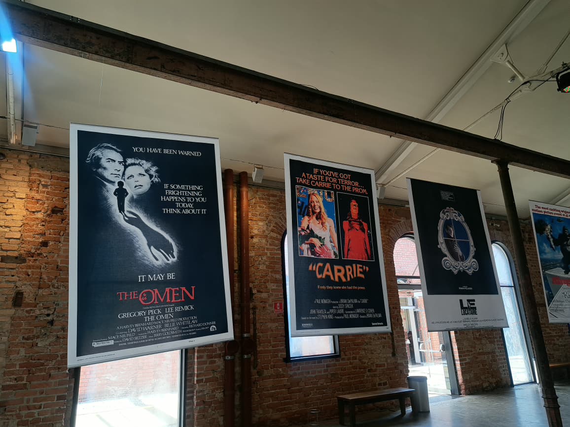 Posters de “Carrie,a Estranha” e “A Profecia”- Foto: Anna Paula Silveira