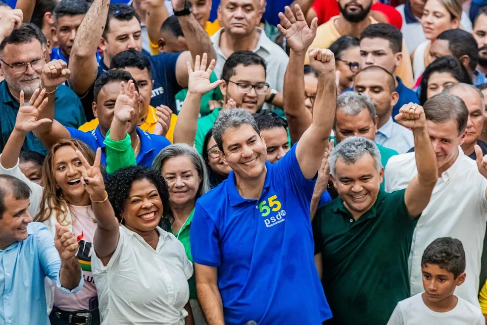 Eduardo Braide (PSD) nas ruas da cidade de São Luis com seus apoiadores