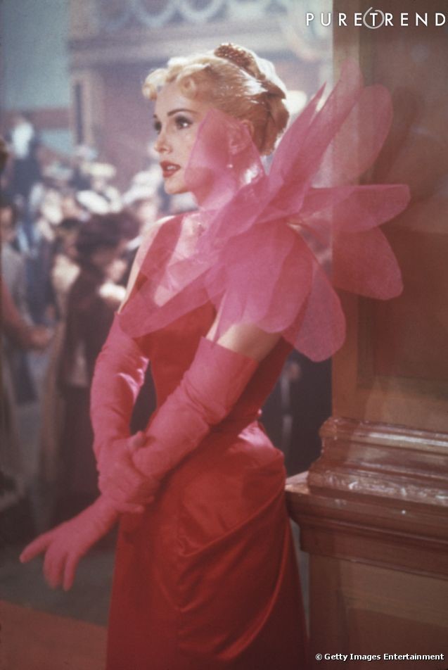 Zsa Zsa Gabor veste Schiaparelli no filme Moulin Rouge; Foto: Getty Images