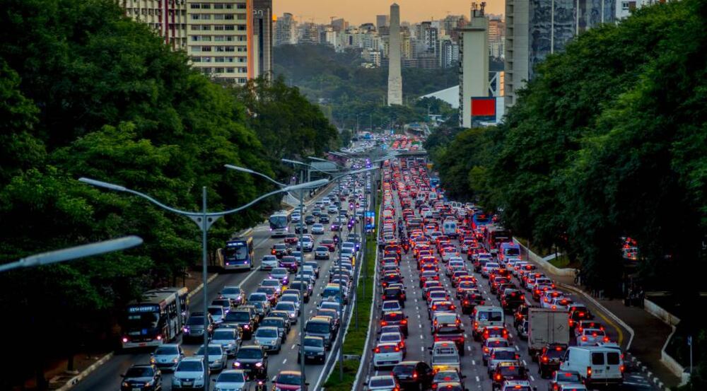 Trânsito congestionado na cidade de São Paulo
