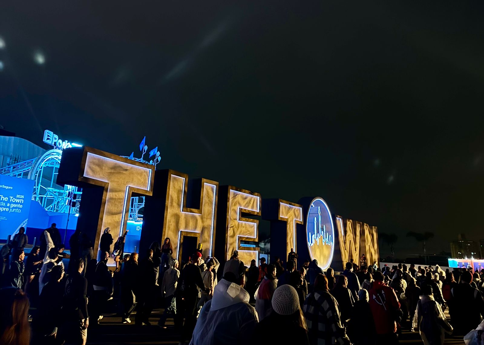 Público lota a Cidade da Música durante o primeiro fim de semana do The Town. Foto: Yasmin Solon 