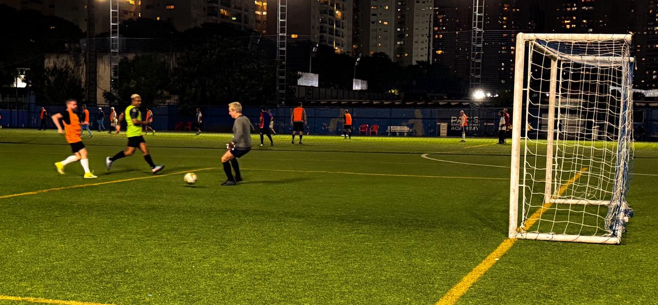 Goleiro Maurício treinando na "Escolinha Unicorns"/ Foto: Elisa Almeida