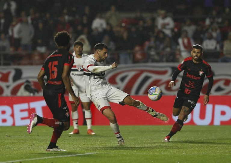 CRÉDITOS DE IMAGEM: (RUBENS CHIRI/SÃO PAULO)