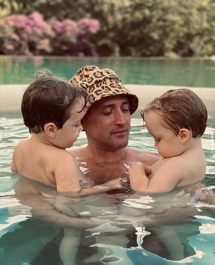 Paulo Gustavo com seus dois filhos, Romeu e Gael - Foto: Reprodução/Instagram @paulogustavo31