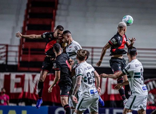 Partida entre Atlético-GO e Coritiba em 2021 - Foto: Heber Gomes-ACG