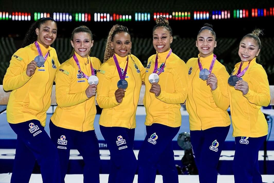 Seleção brasileira de ginástica feminina conquista inédita medalha de prata  no Mundial