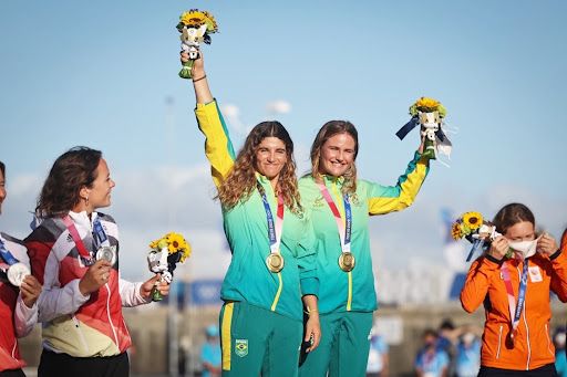 Martine Grael e Kahena Kunze conquistaram duas medalhas de ouro olímpicas, em 2016 e 2021. – Foto: Jonne Roriz/COB