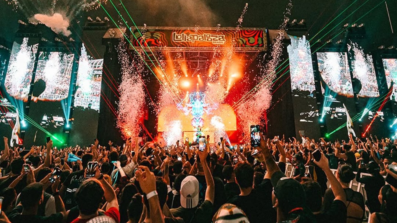 Imensidão de pessoas acompanham um show no Lollapalooza 2025- Instagram/Lollapalooza