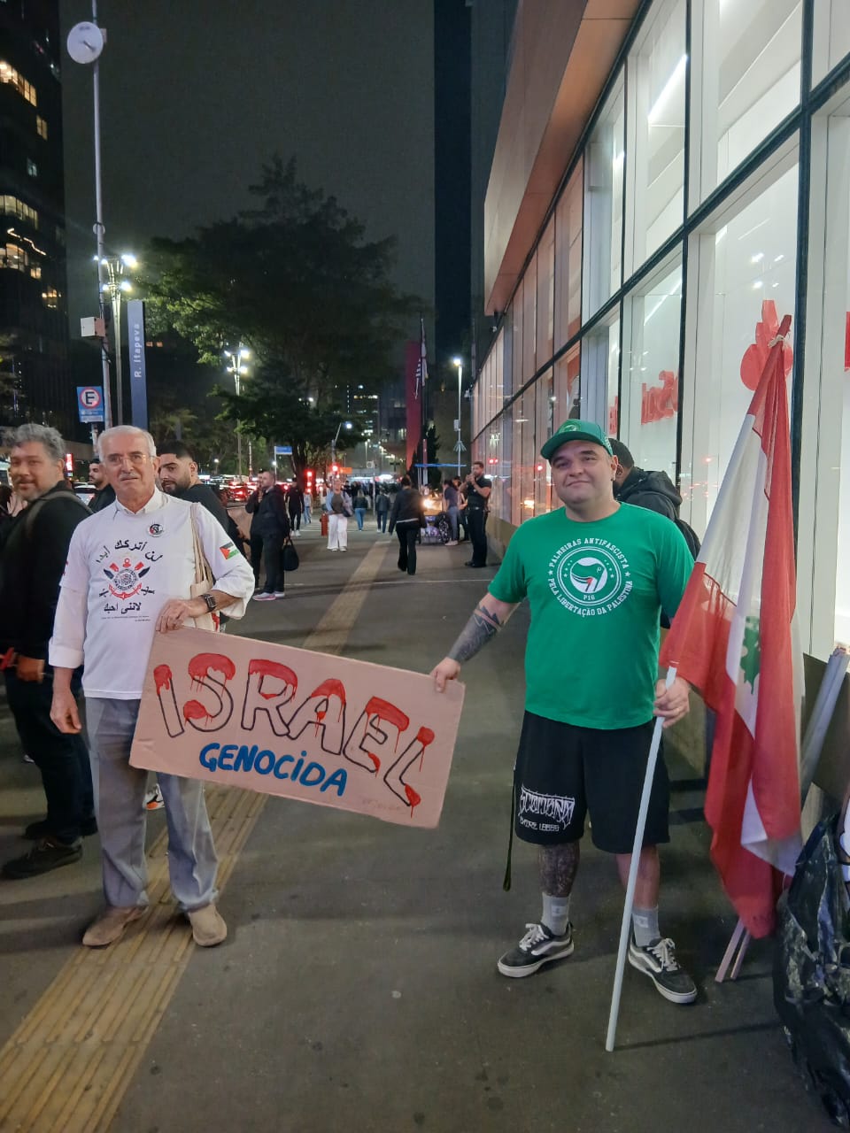 Apesar da diferença, Mohamad Saimurad uniu-se ao amigo palmeirense para ir à manifestação