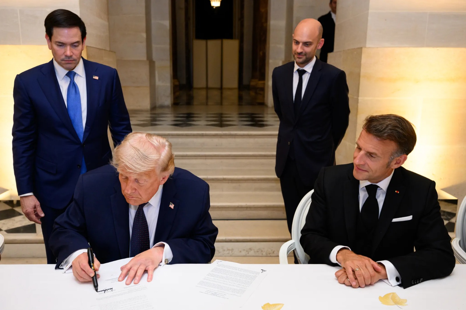 Trump assina Memorando / Reprodução: Casa Branca
