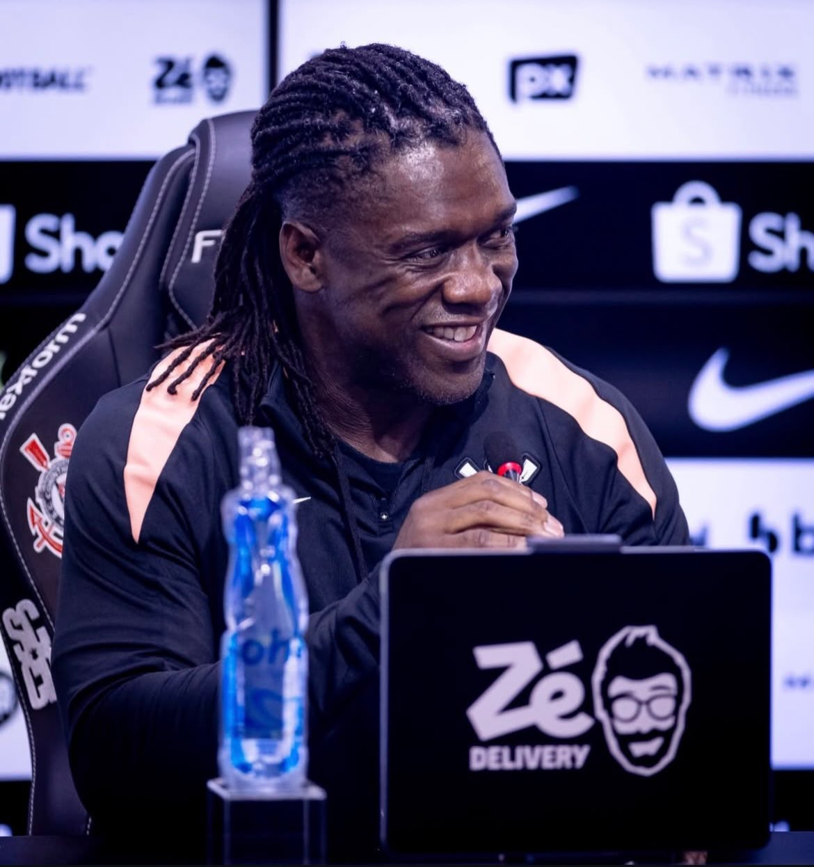 Clarence Seedorf é apresentado como novo técnico do Corinthians. Foto: Rodrigo Coca/Ag. Corinthians.